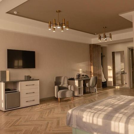Five Hotel ビシュケク エクステリア 写真