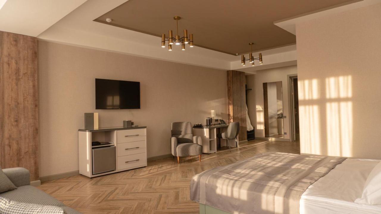 Five Hotel ビシュケク エクステリア 写真
